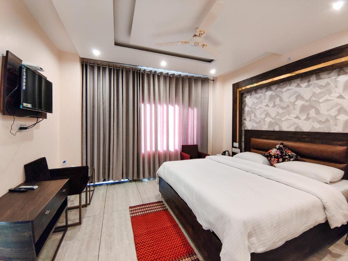 โกลเดน ร็อค ธรรมศาลา เอเอ็ม โฮเทล คอลเลคชั่น Hotel ดารัมซาลา ภายนอก รูปภาพ