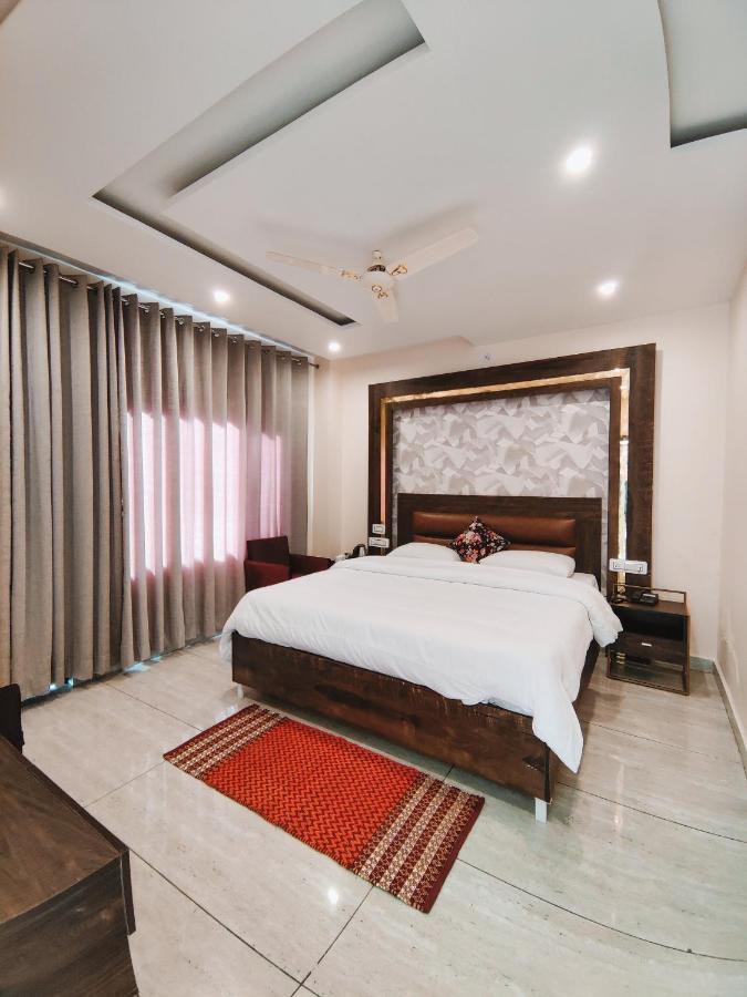โกลเดน ร็อค ธรรมศาลา เอเอ็ม โฮเทล คอลเลคชั่น Hotel ดารัมซาลา ภายนอก รูปภาพ